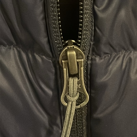 EDDIE BAUER Men’s Navy Blue Down Zip Vest With Pockets Size M - Picture 5 of 9